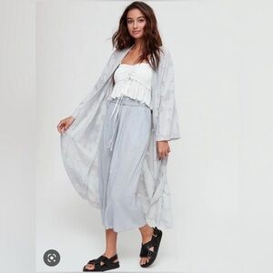Aritzia Wilfred Durante kimono duster with belt